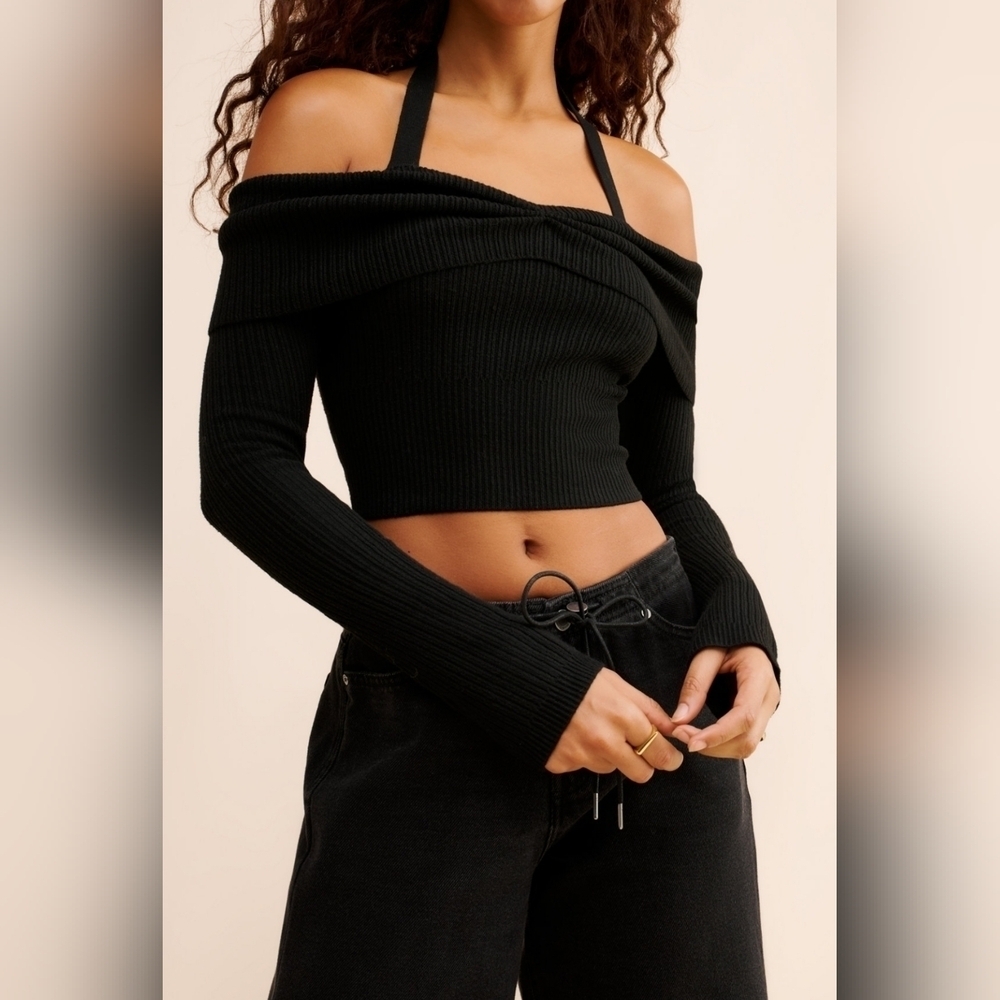 Kimchi Blue Devon Cropped Halter Cold Shoulder Long Sleeve Slim Sweater, Black M - Picture 4 of 12